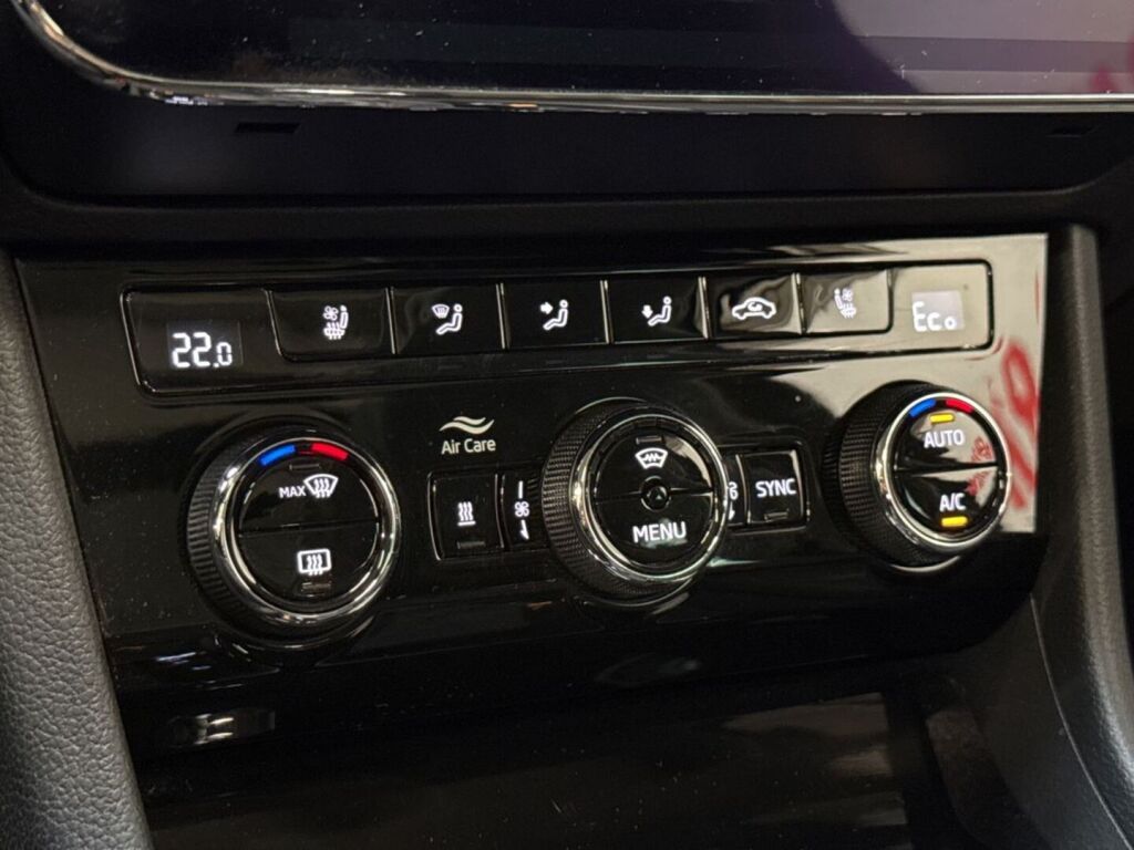Skoda Superb 2021 Harmaa