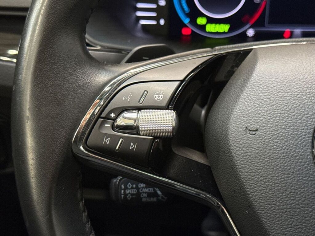 Skoda Superb 2021 Harmaa