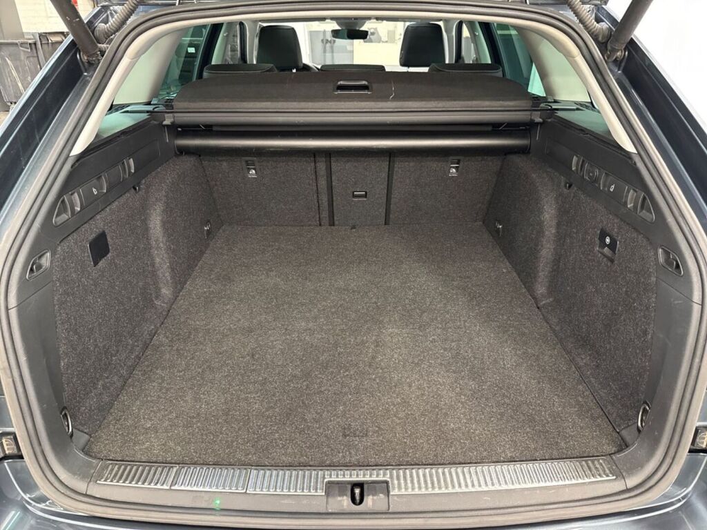 Skoda Superb 2021 Harmaa