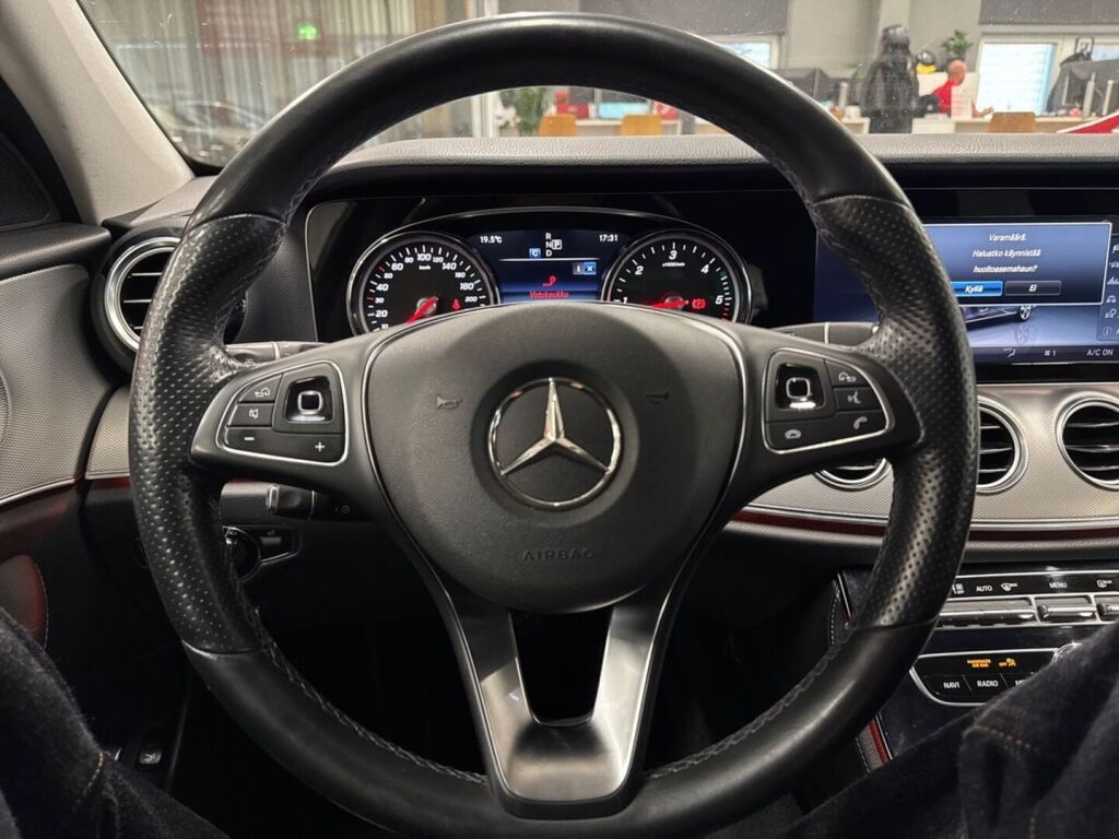 Mercedes-Benz E 2018 Musta