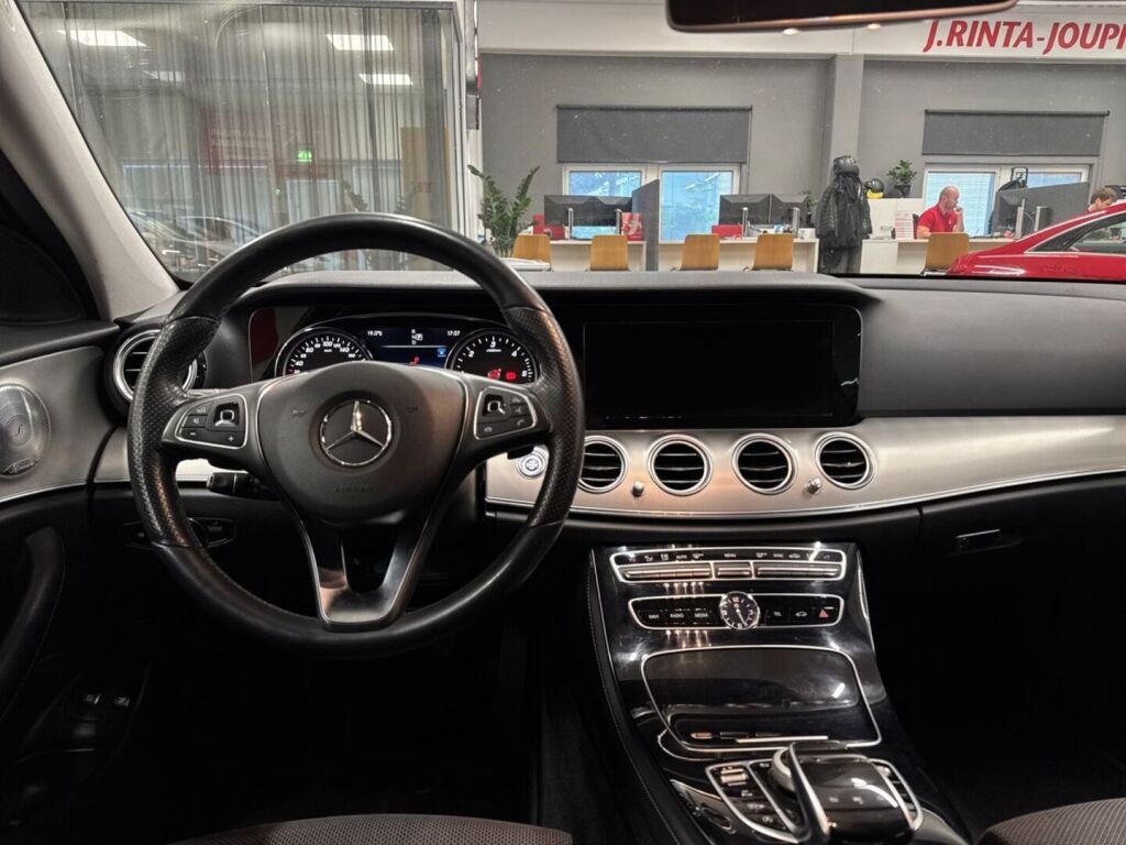 Mercedes-Benz E 2018 Musta