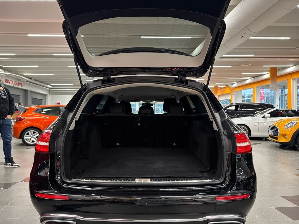 Mercedes-Benz E 2018 Musta