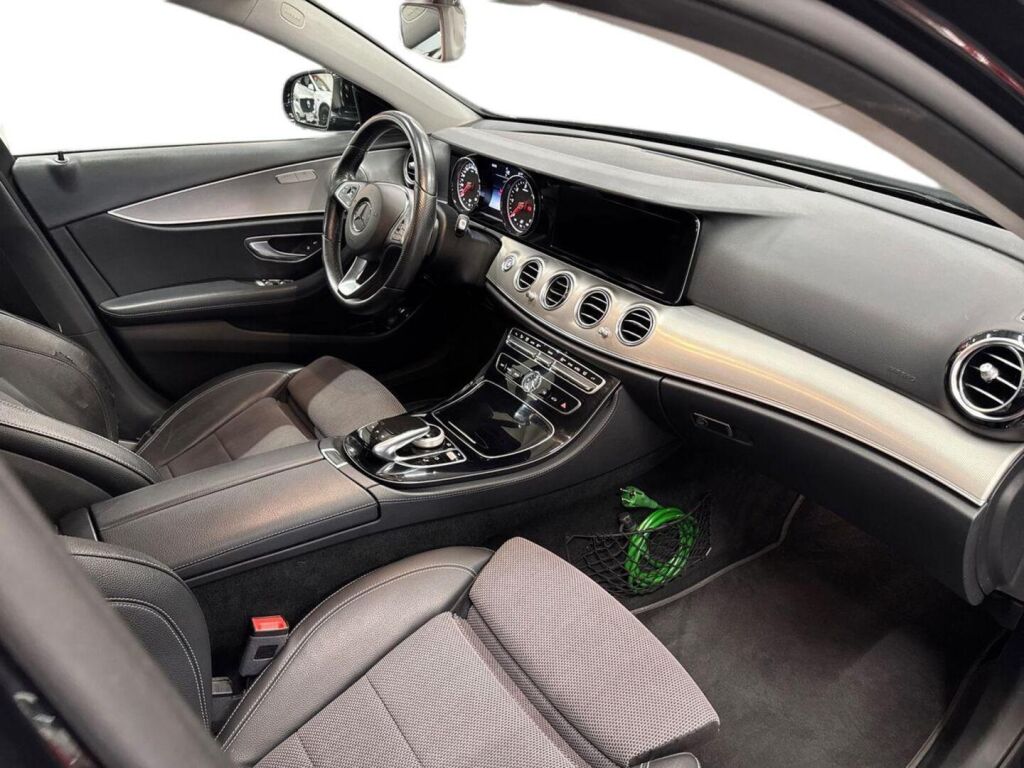 Mercedes-Benz E 2018 Musta