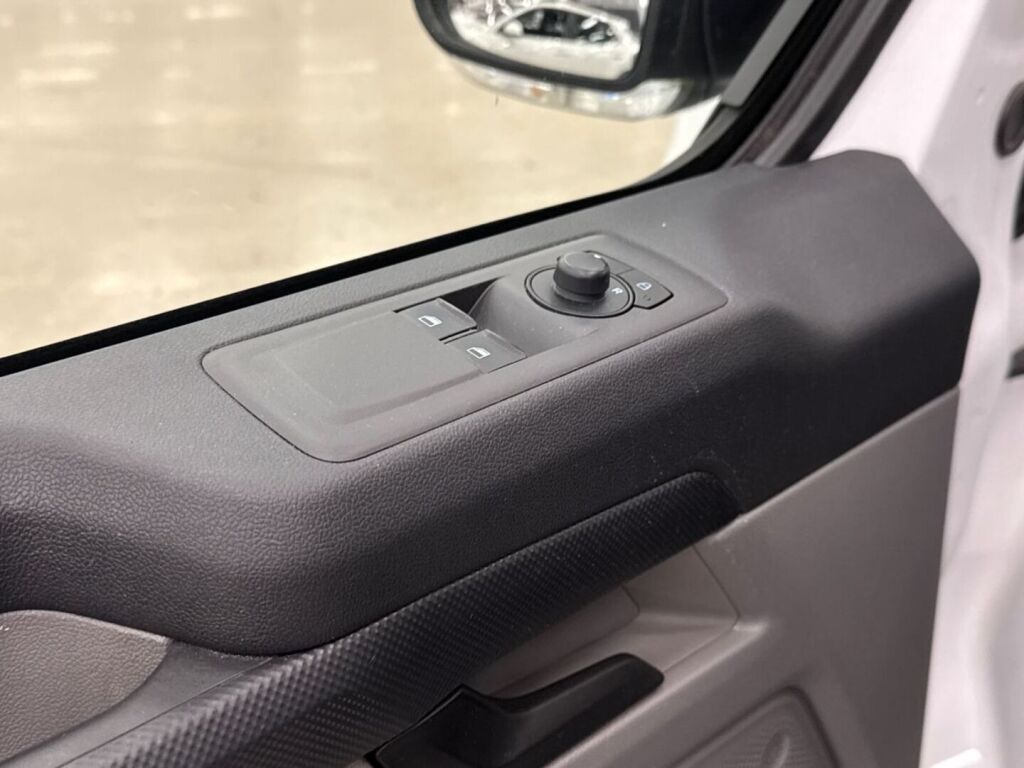 Ford Transit Custom 2024 Valkoinen