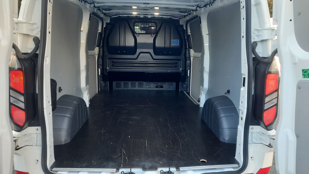 Ford Transit Custom 2024 Valkoinen