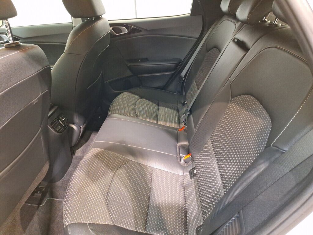 Kia XCeed 2021 Valkoinen