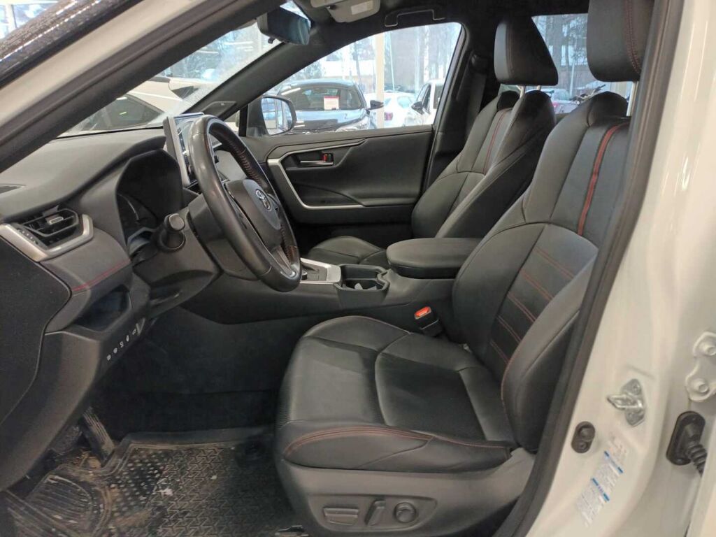 Toyota RAV4 Plug-in 2021 Valkoinen