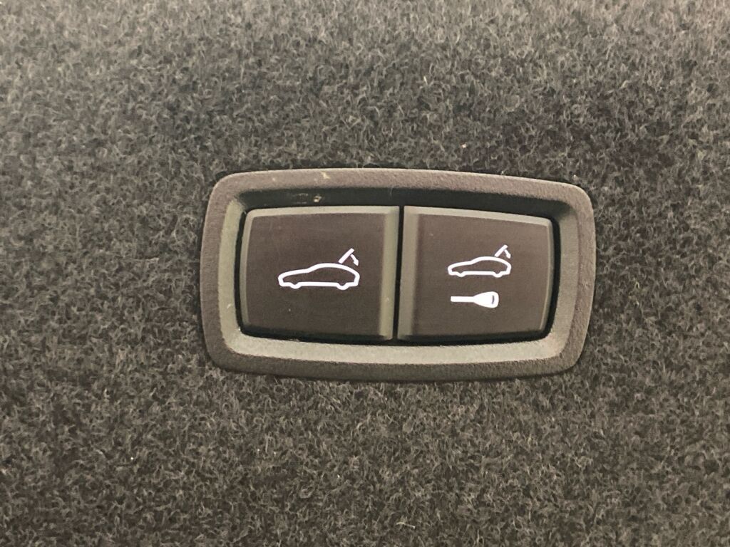 Porsche Taycan 2023 Musta