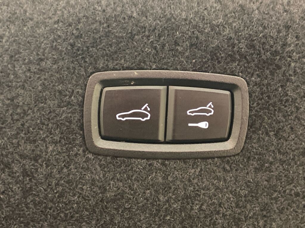 Porsche Taycan 2023 Musta