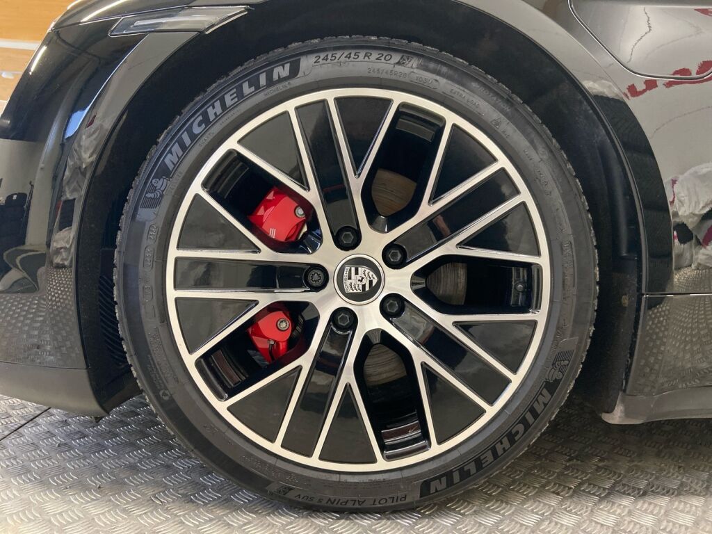 Porsche Taycan 2023 Musta