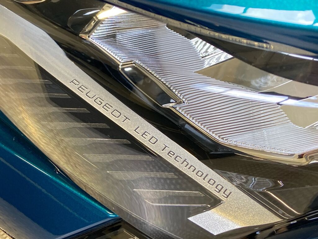 Peugeot 408 2024 Sininen