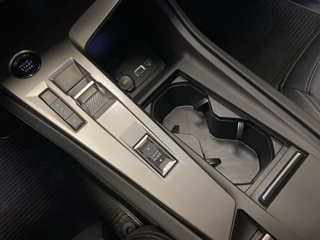 Peugeot 408 2024 Sininen