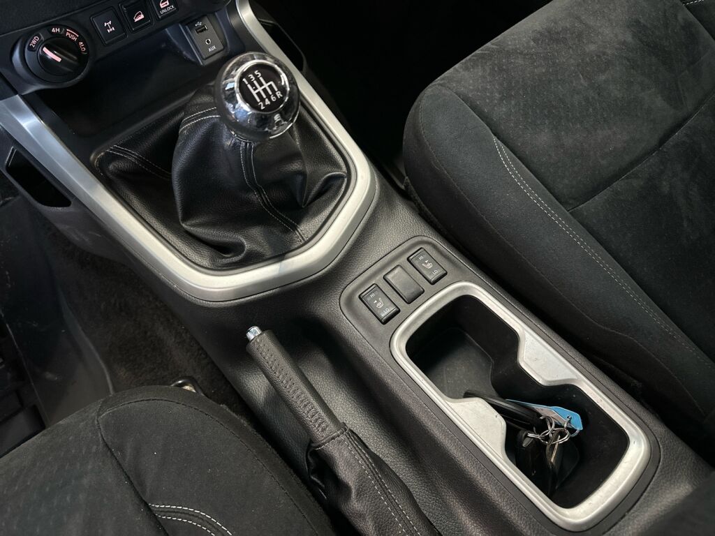 Nissan Navara 2017 Valkoinen