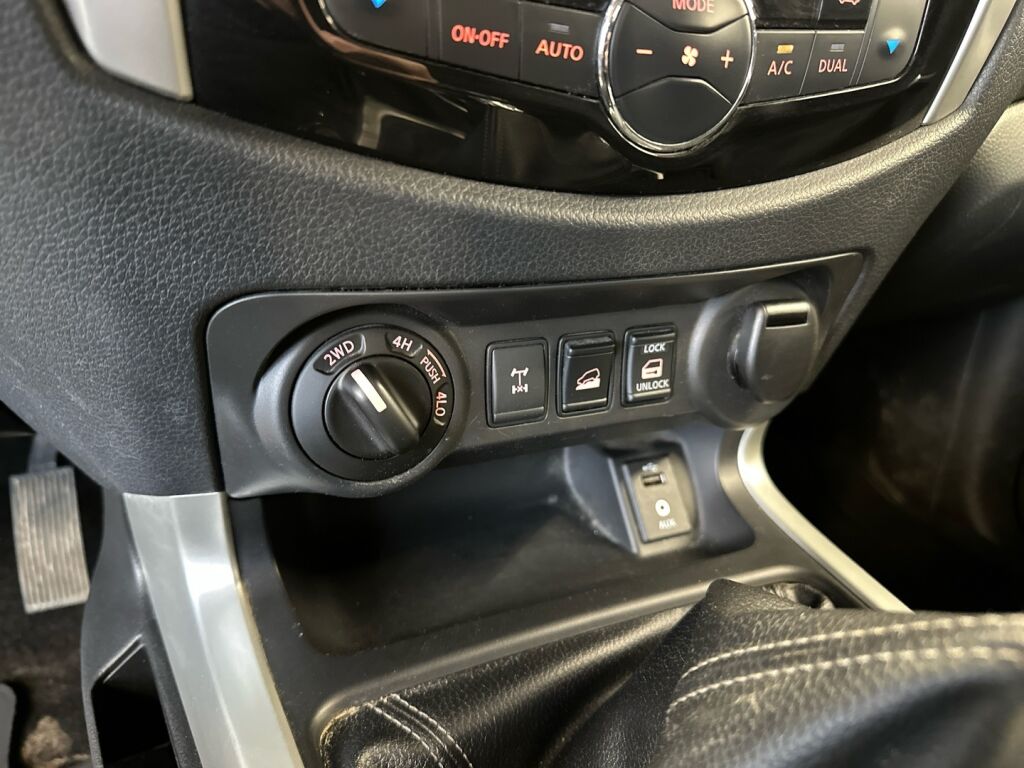 Nissan Navara 2017 Valkoinen