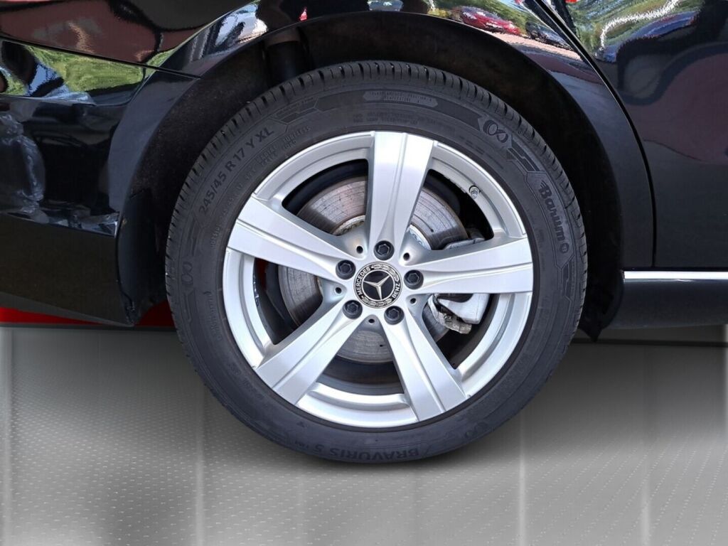 Mercedes-Benz C 2022 Musta