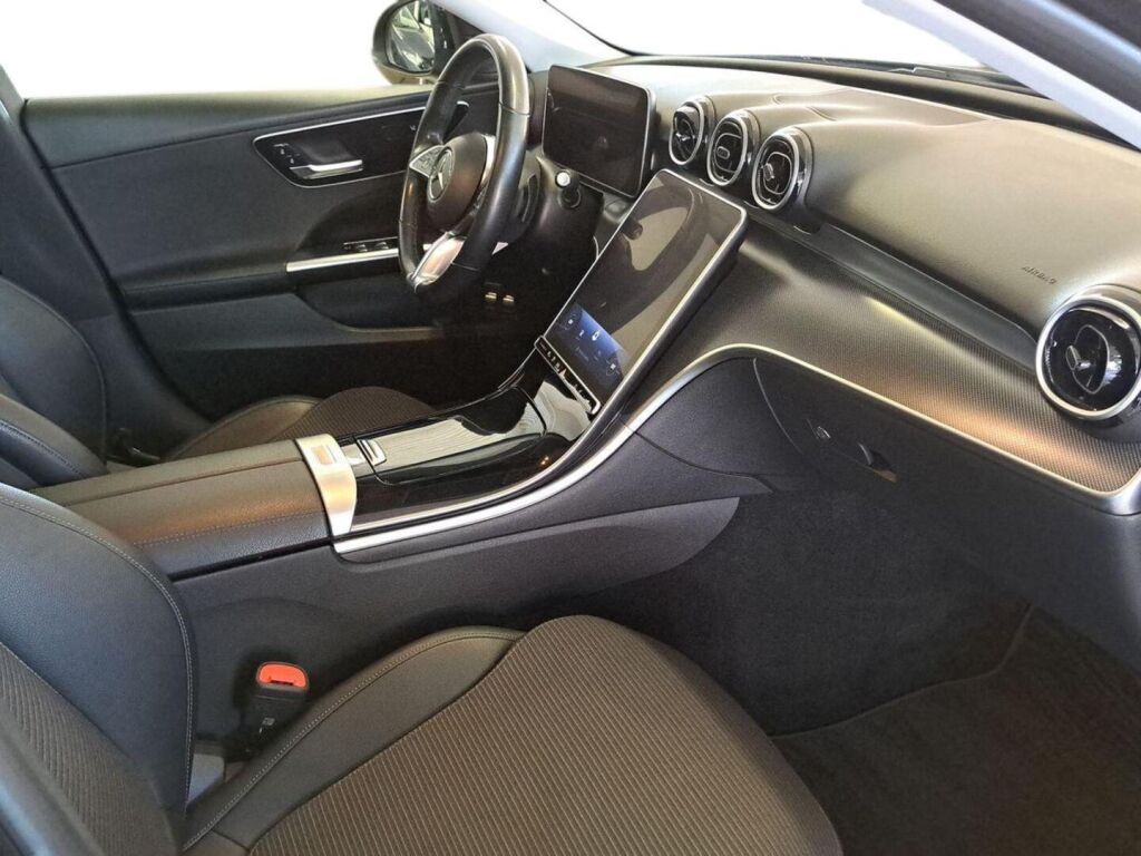 Mercedes-Benz C 2022 Musta