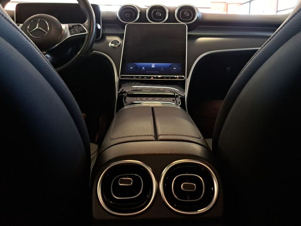 Mercedes-Benz C 2022 Musta