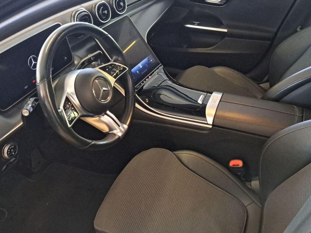 Mercedes-Benz C 2022 Musta
