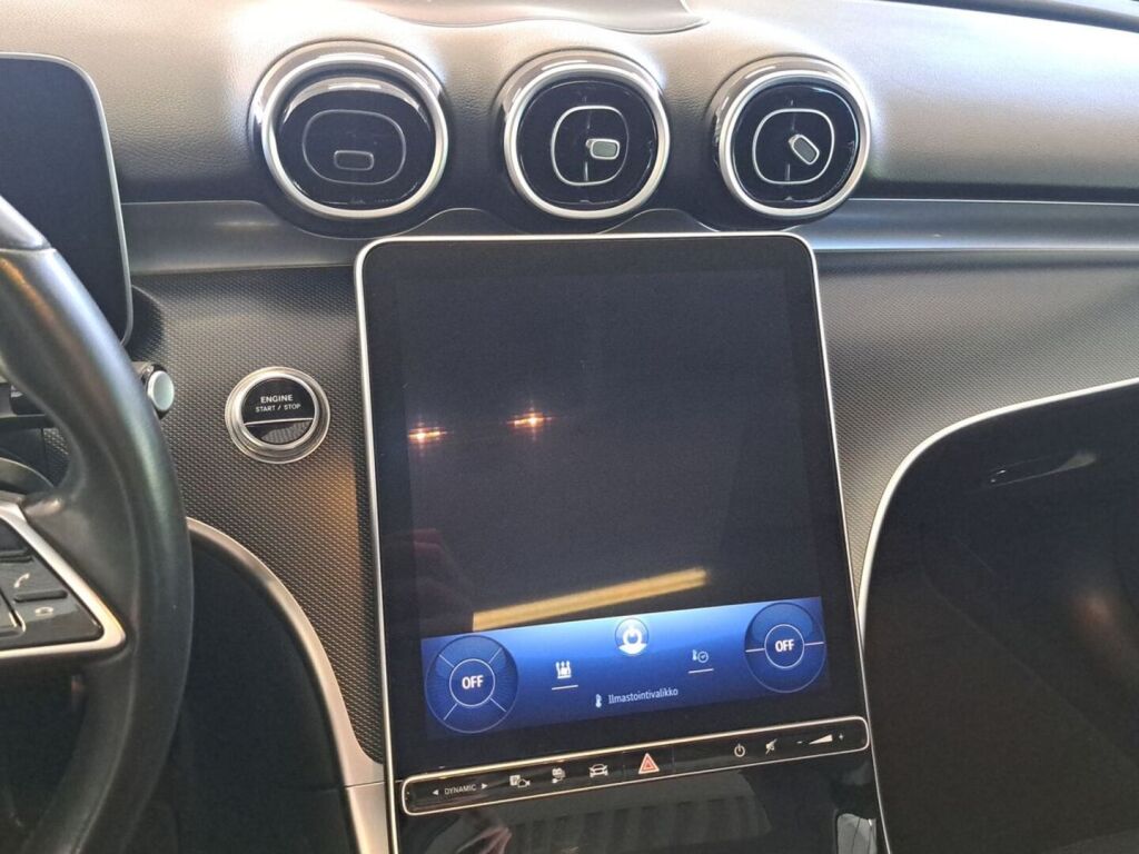 Mercedes-Benz C 2022 Musta