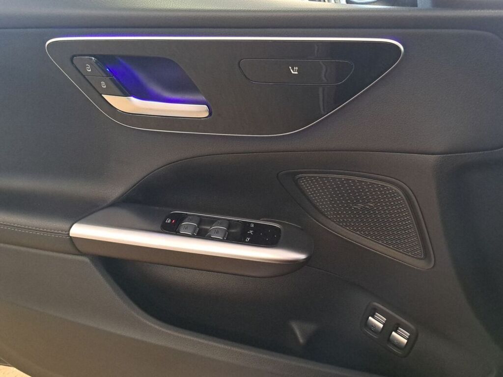 Mercedes-Benz C 2022 Musta