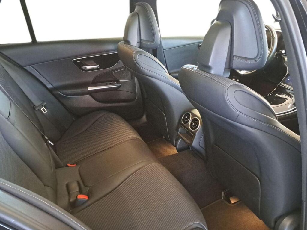 Mercedes-Benz C 2022 Musta