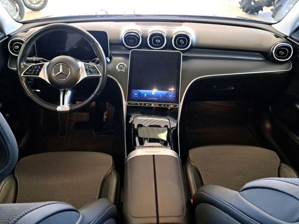 Mercedes-Benz C 2022 Musta