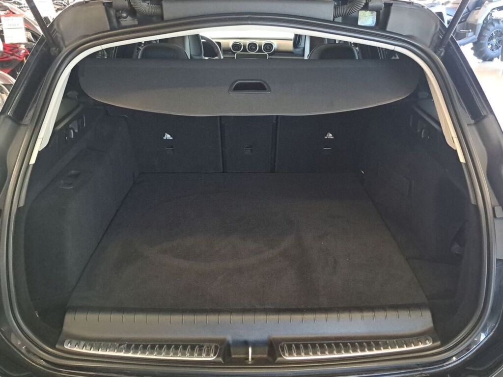 Mercedes-Benz C 2022 Musta