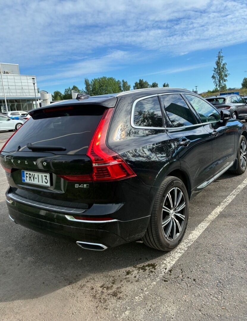 Volvo XC60 2020 Musta