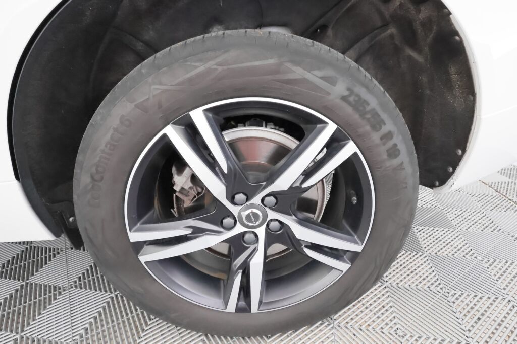 Volvo XC60 2020 Valkoinen