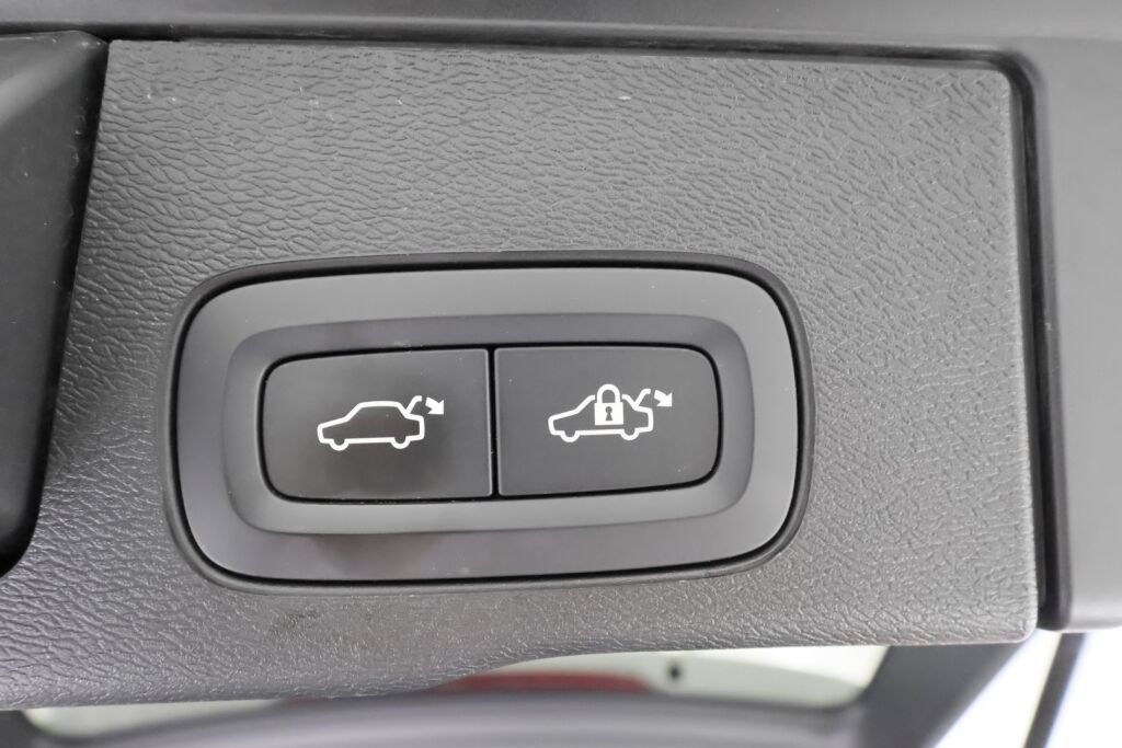 Volvo XC60 2020 Valkoinen