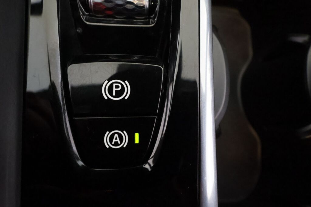 Volvo XC60 2020 Valkoinen