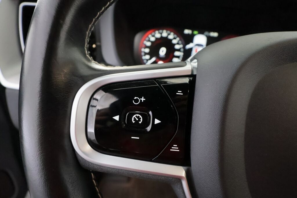 Volvo XC60 2020 Valkoinen