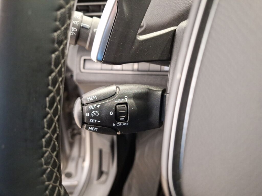 Peugeot 5008 2020 Harmaa