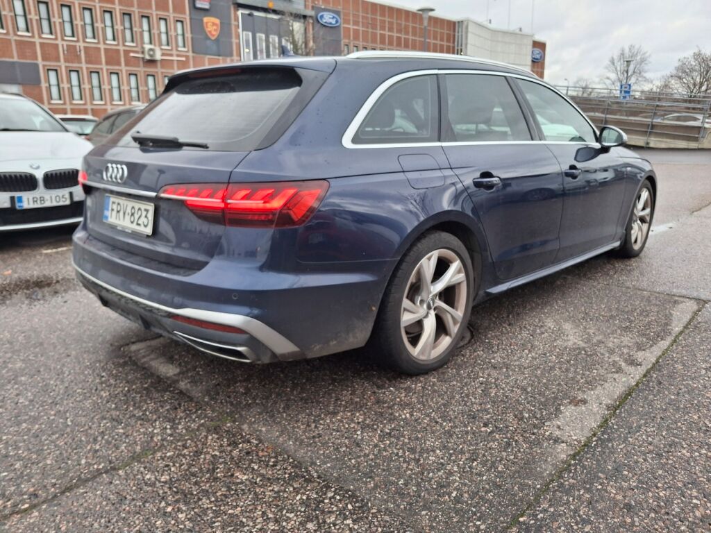 Audi A4 2020 Sininen