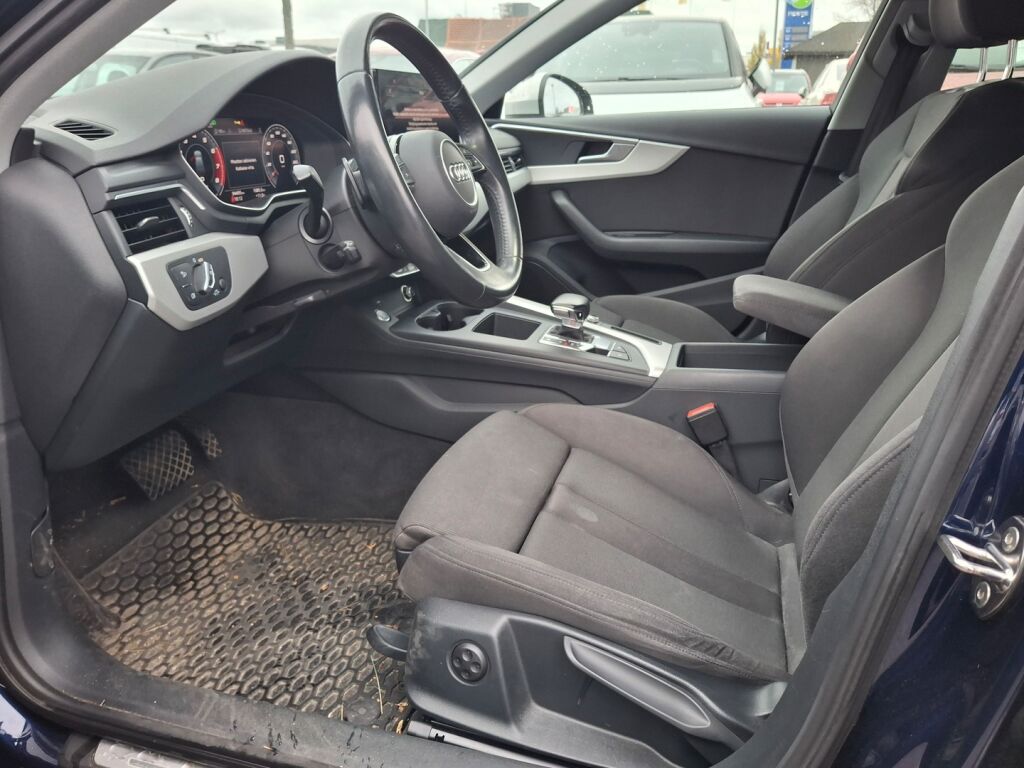Audi A4 2020 Sininen