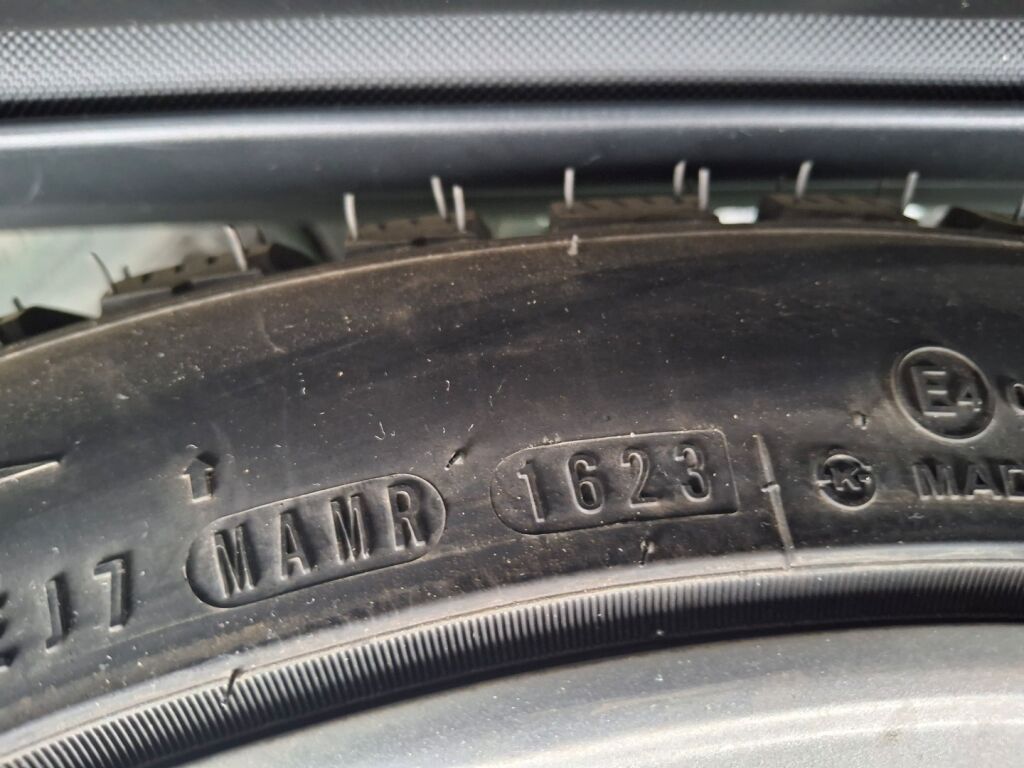 Audi A4 2020 Sininen