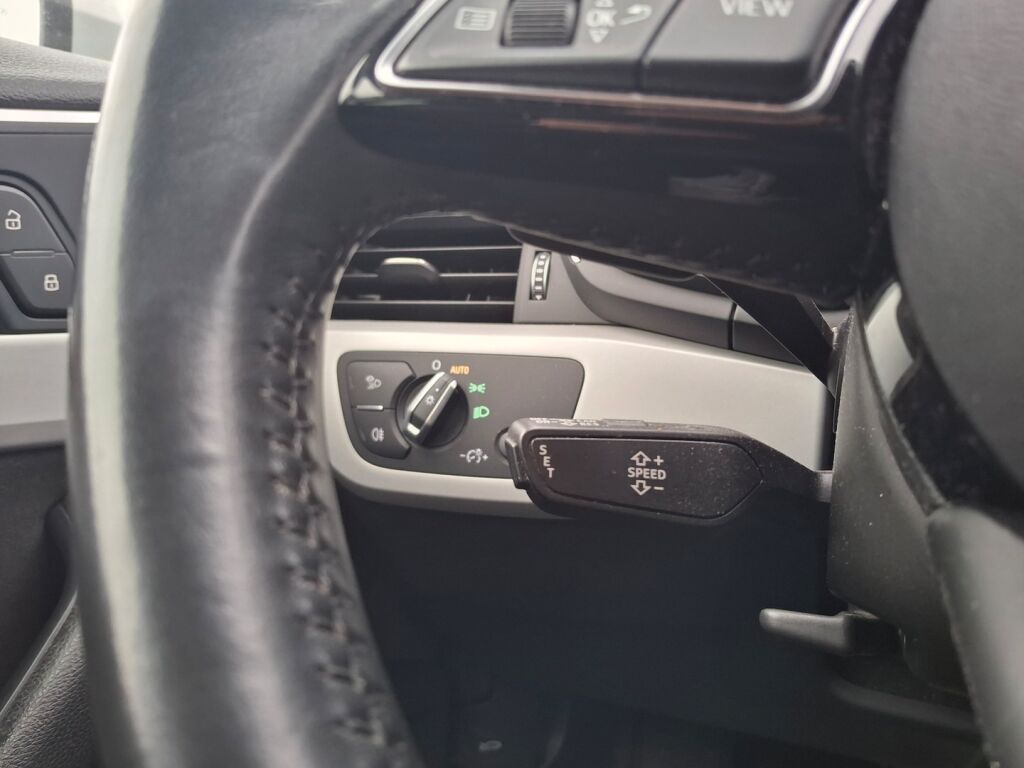 Audi A4 2020 Sininen