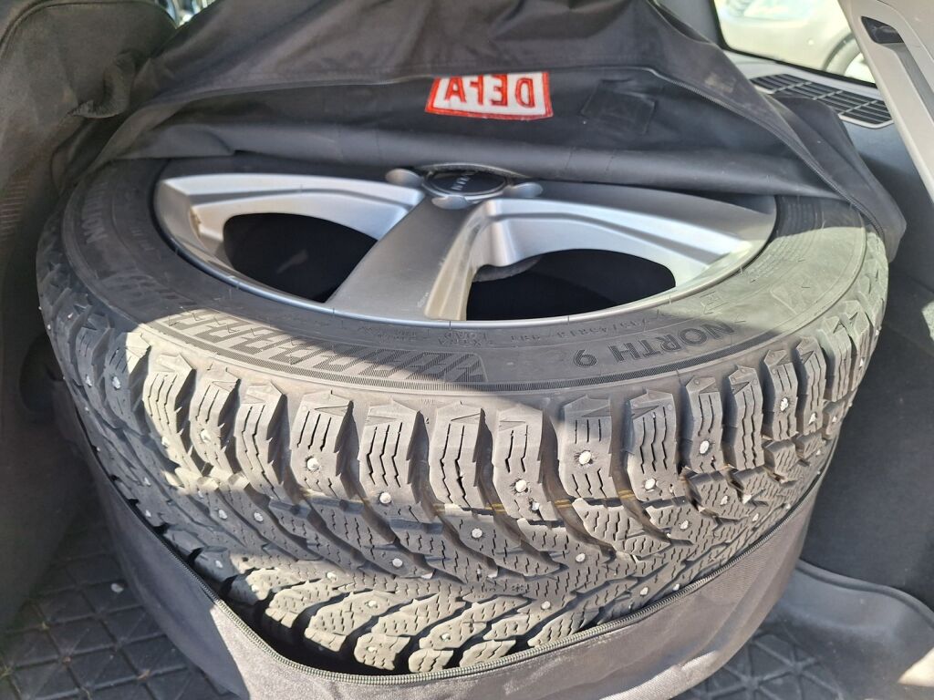 Volvo V60 2020 Harmaa