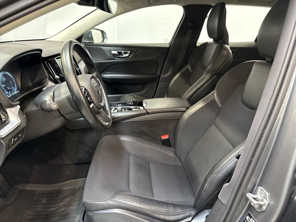 Volvo V60 2020 Harmaa