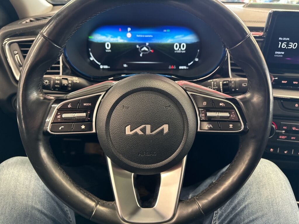 Kia Ceed 2022 Ruskea (beige)