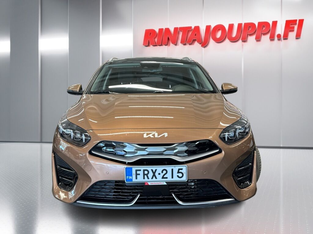 Kia Ceed 2022 Ruskea (beige)