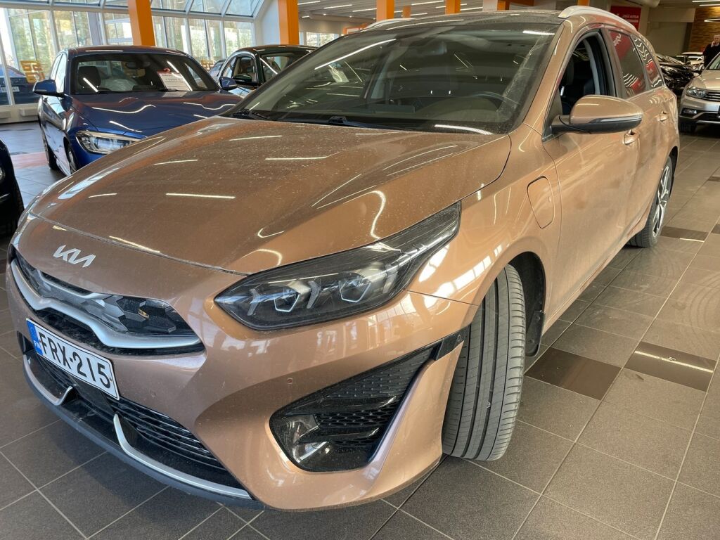 Kia Ceed 2022 Ruskea (beige)