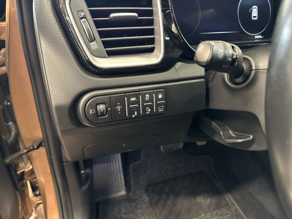 Kia Ceed 2022 Ruskea (beige)