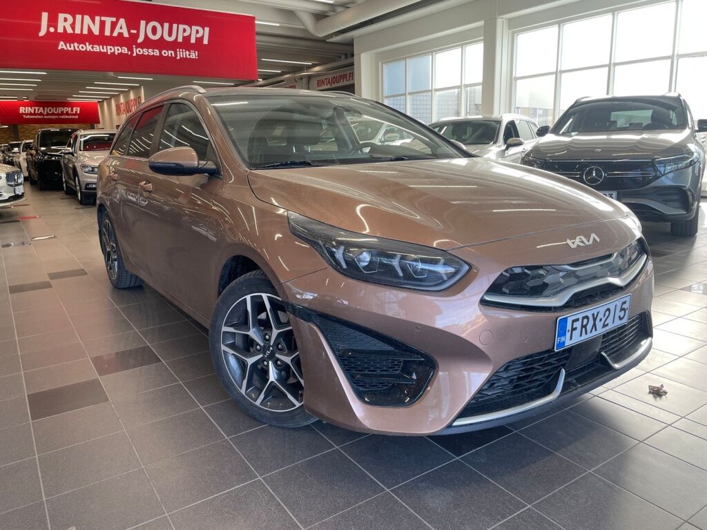 Kia Ceed 2022 Ruskea (beige)