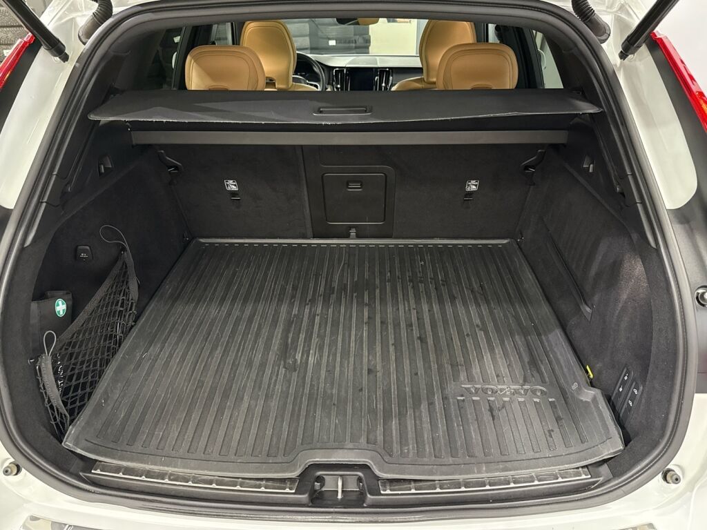 Volvo XC60 2018 Valkoinen