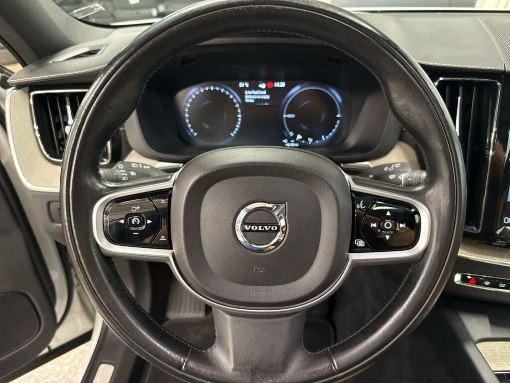 Volvo XC60 2018 Valkoinen