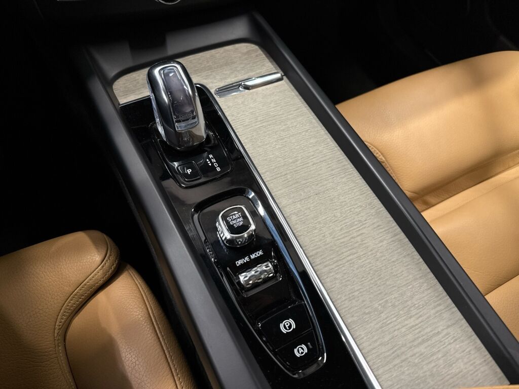 Volvo XC60 2018 Valkoinen