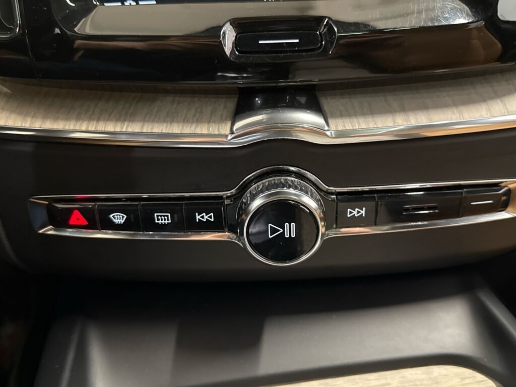 Volvo XC60 2018 Valkoinen