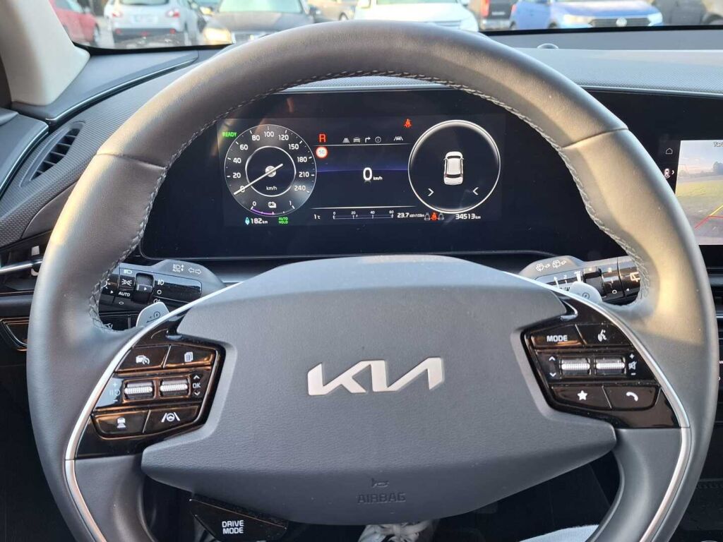 Kia Niro 2025 Musta