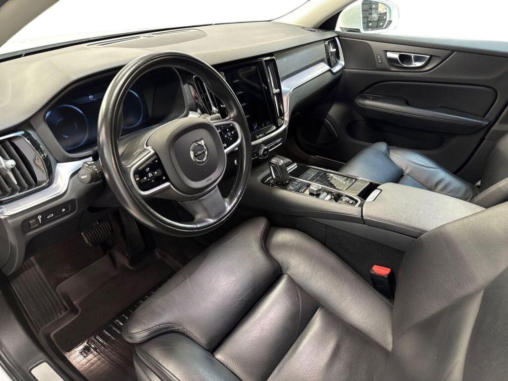 Volvo V60 2020 